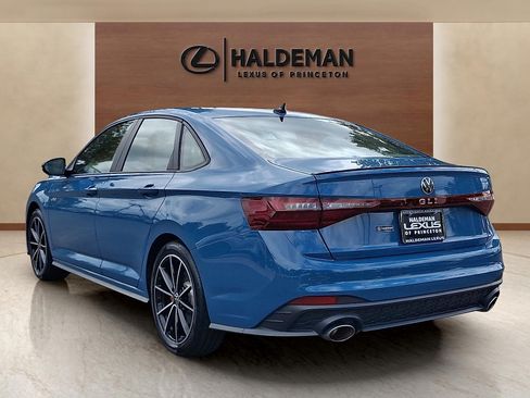 Used 2025 Volkswagen Jetta GLI Autobahn FWD image 4