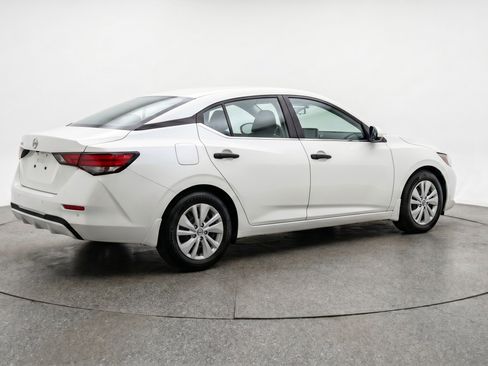 Used 2025 Nissan Sentra S FWD image 9