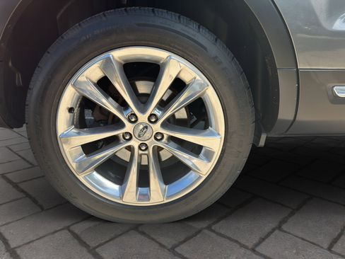 Used 2018 Ford Explorer XLT w/ Equipment Group 202A image 24