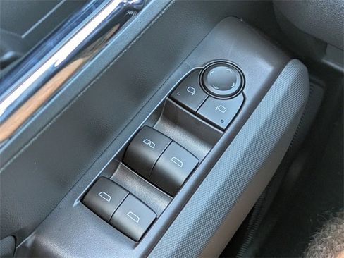 New 2026 GMC Canyon Elevation w/ Convenience Package image 25