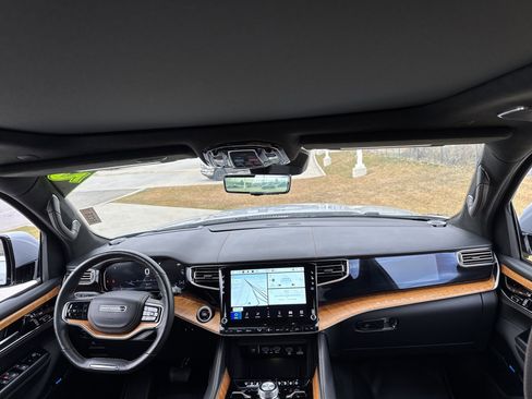 Used 2022 Jeep Grand Wagoneer Series III w/ Rear Seat Video Group 1 image 25