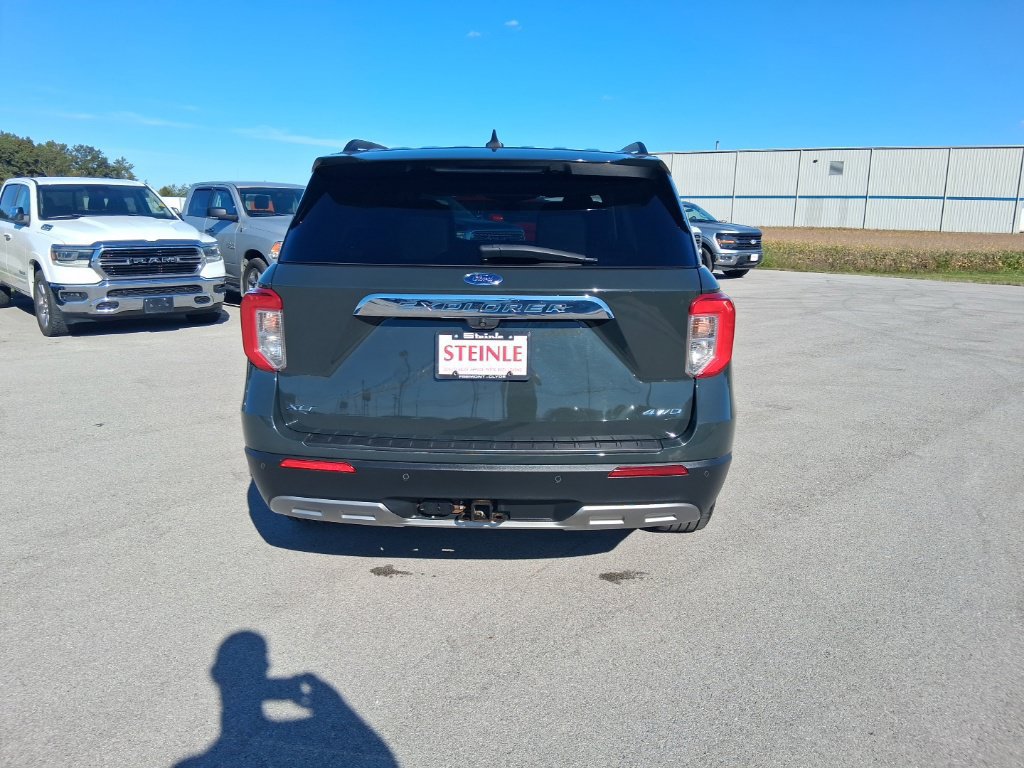 Used 2023 Ford Explorer XLT AWD/4WD image 6
