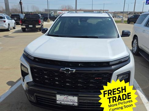 Used 2024 Chevrolet Traverse RS image 7
