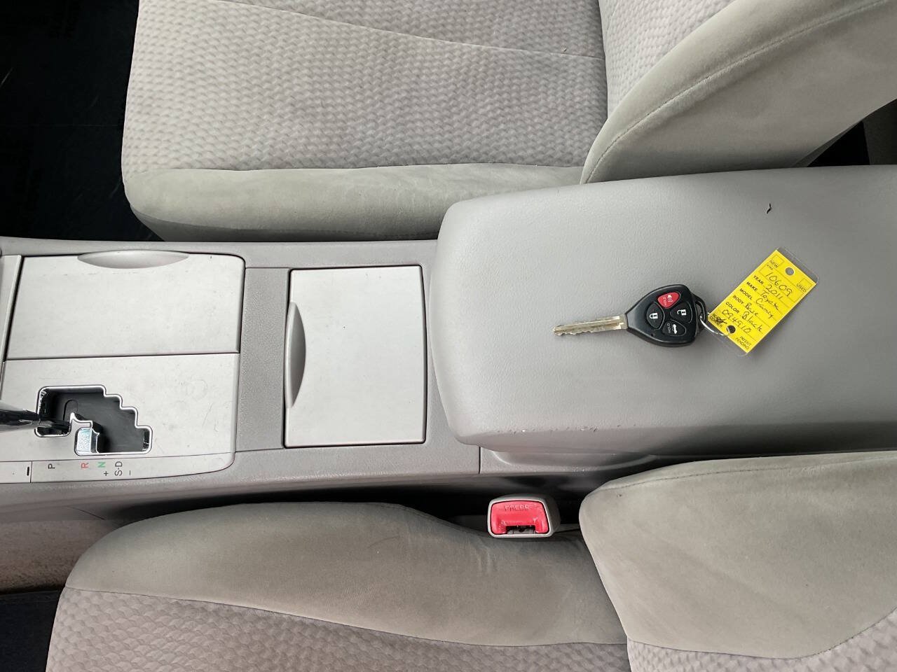 Used 2011 Toyota Camry LE FWD image 22