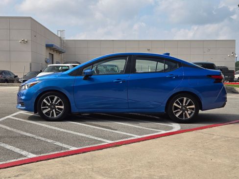 Used 2020 Nissan Versa SV FWD image 6