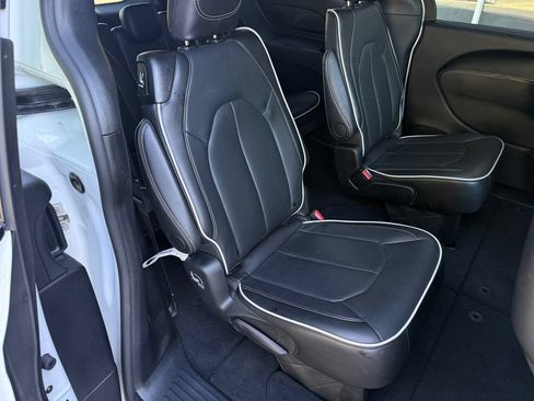 Used 2026 Chrysler Pacifica Limited w/ S Appearance Package FWD image 40