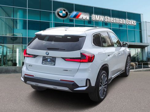 Used 2023 BMW X1 xDrive28i w/ Convenience Package image 4