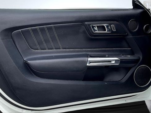 Used 2016 Ford Mustang Premium image 20