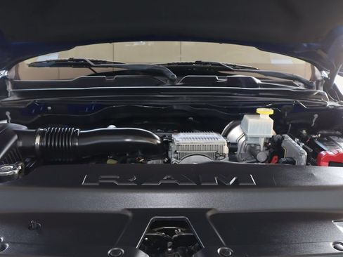 Used 2019 RAM 1500 Laramie AWD/4WD image 45