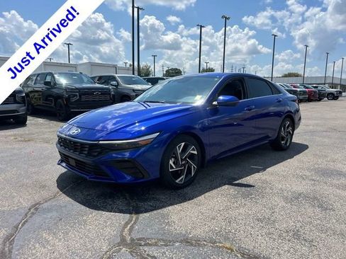 Used 2024 Hyundai Elantra Limited FWD image 7