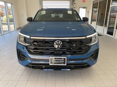 Used 2025 Volkswagen Atlas Cross Sport SEL R-Line image 6