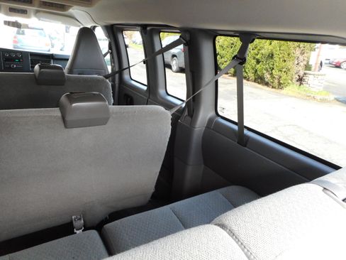 Used 2017 Chevrolet Express 3500 LT w/ LT Preferred Equipment Group image 20