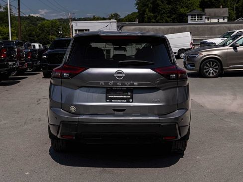 Used 2026 Nissan Rogue SV AWD/4WD image 5