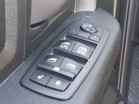 Used 2022 RAM 3500 Tradesman image 12