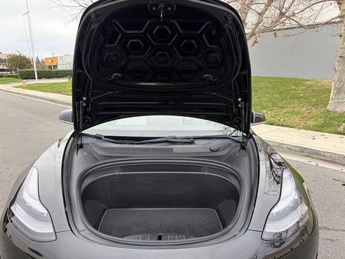 Used 2018 Tesla Model 3 Mid Range image 10