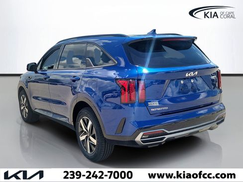 Certified 2023 Kia Sorento S w/ Panoramic Sunroof Package FWD image 4