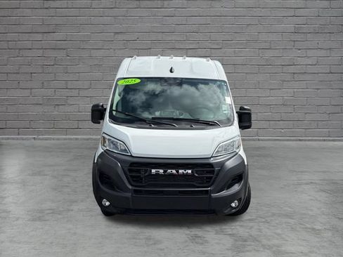 Used 2025 RAM ProMaster 2500 w/ Convenience Group FWD image 2