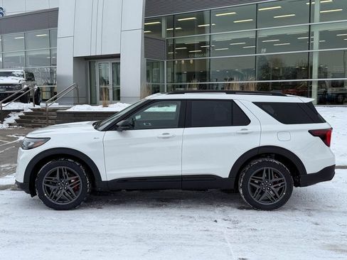 New 2026 Ford Explorer ST-Line w/ ST-Line Street Pack AWD/4WD image 2