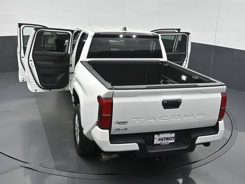 Used 2025 Toyota Tacoma SR5 AWD/4WD image 63
