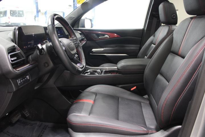 Used 2025 Chevrolet Traverse RS AWD/4WD image 22