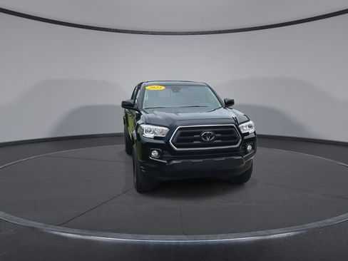 Used 2023 Toyota Tacoma SR5 RWD image 3