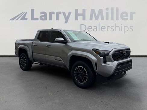 Used 2024 Toyota Tacoma TRD Sport RWD image 7