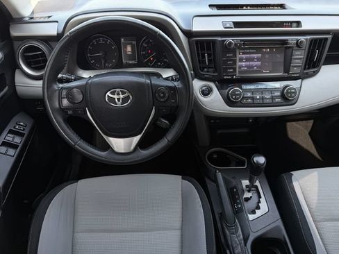 Used 2017 Toyota RAV4 XLE FWD image 12