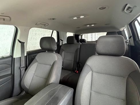 Used 2020 Chevrolet Traverse LS FWD image 2