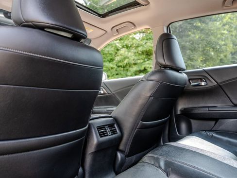 Used 2016 Honda Accord EX-L image 30