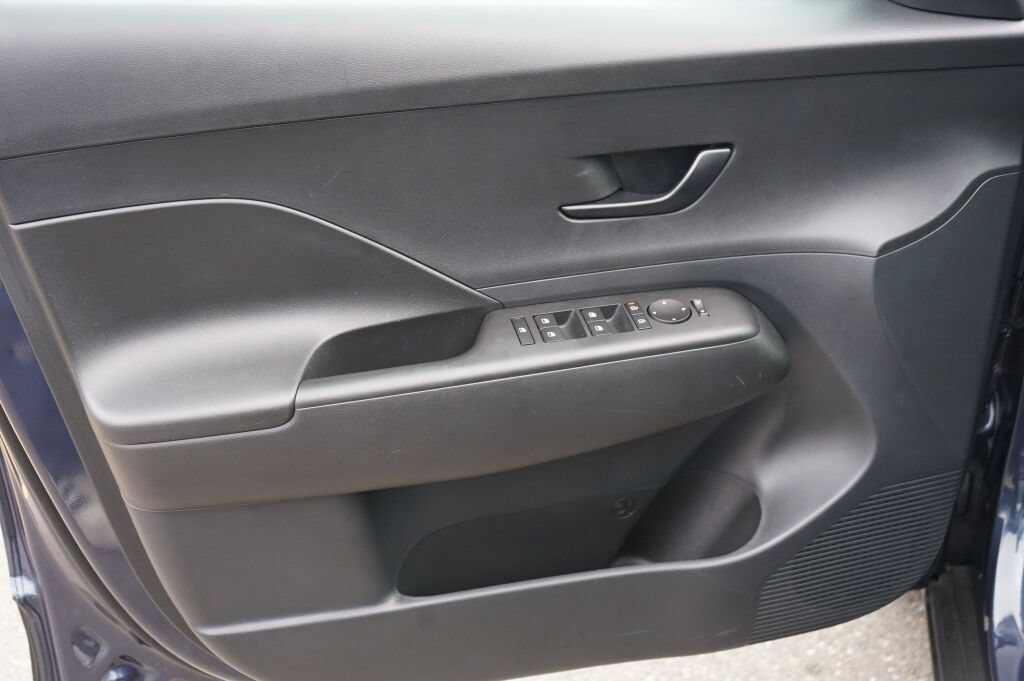 Certified 2026 Hyundai Kona SE FWD image 12