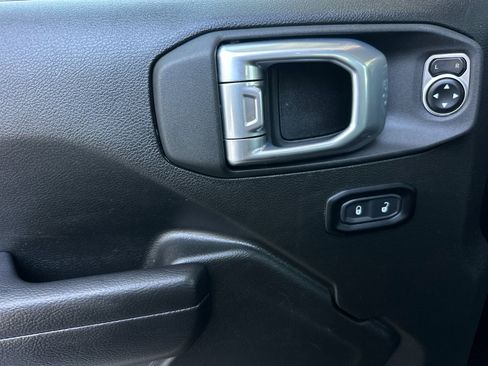 Used 2024 Jeep Wrangler Unlimited Sport AWD/4WD image 10