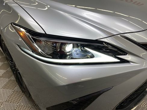 Used 2022 Lexus ES 300h F Sport image 6