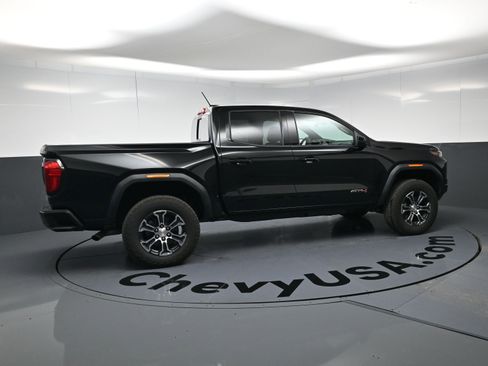 Used 2024 GMC Canyon AT4 w/ AT4 Premium Package AWD/4WD image 16