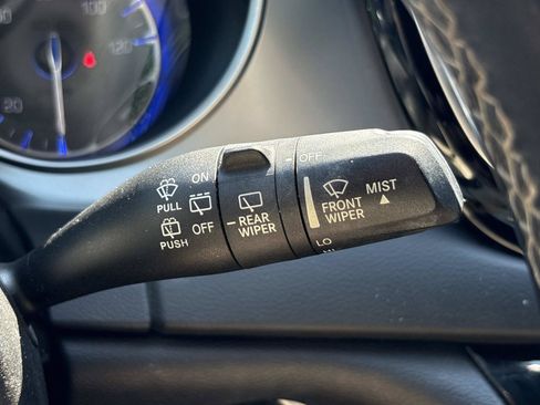 Used 2018 Chrysler Pacifica Touring-L w/ Premium Audio Group FWD image 20