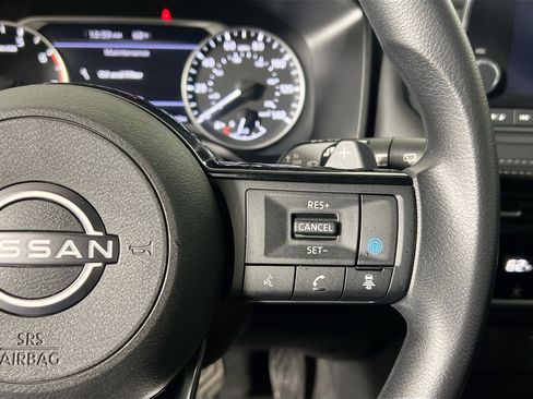 Used 2023 Nissan Rogue SV FWD image 19