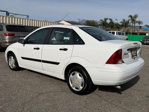 Used 2003 Ford Focus LX image 9