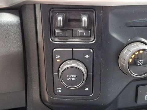 Used 2024 Ford F350 4x4 Crew Cab Super Duty image 22