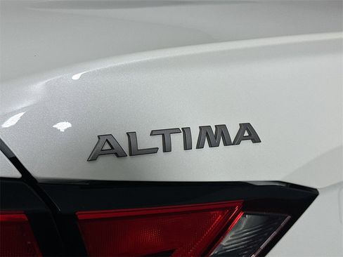 Used 2024 Nissan Altima 2.5 SV image 28