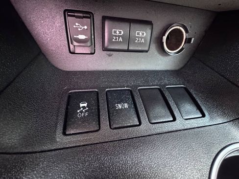 Used 2017 Toyota Highlander XLE FWD image 30