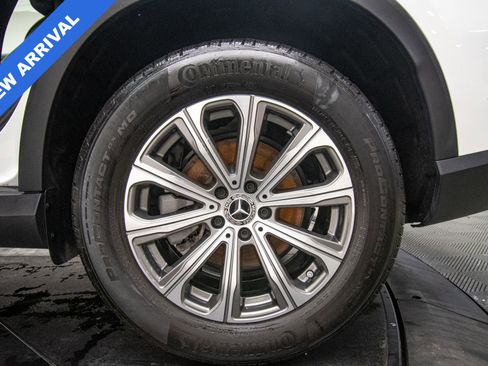 Used 2025 Mercedes-Benz GLC 300 4MATIC image 25