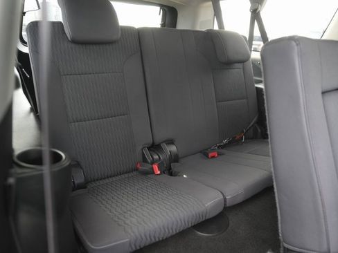 Used 2018 Chevrolet Suburban LS image 15