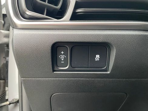 Used 2025 Kia Sorento S image 13