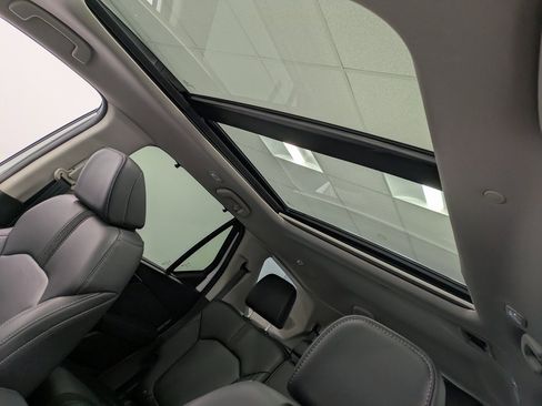 Certified 2023 Honda Pilot Touring image 20