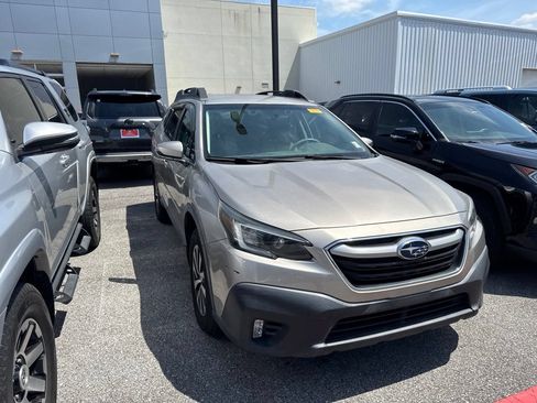 Used 2020 Subaru Outback Premium AWD/4WD image 3
