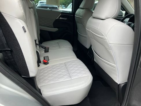 Used 2023 Mitsubishi Outlander SEL image 34