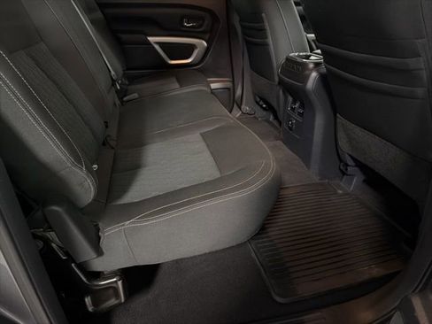 Used 2018 Nissan Titan SV w/ SV Convenience Package image 30