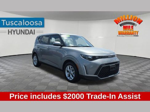 Used 2023 Kia Soul LX w/ Option Group 015 FWD image 1