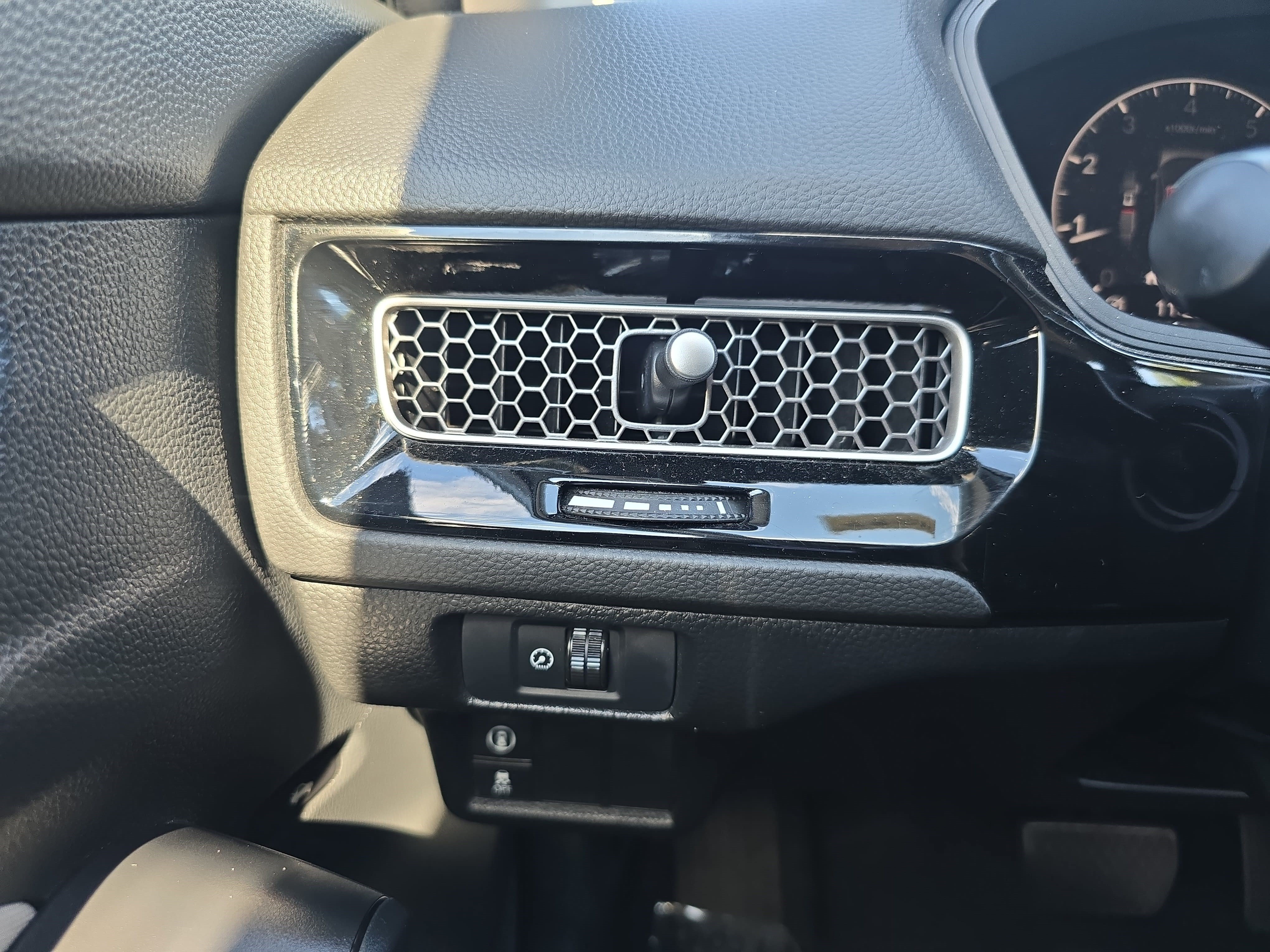 Used 2023 Honda Civic LX image 24