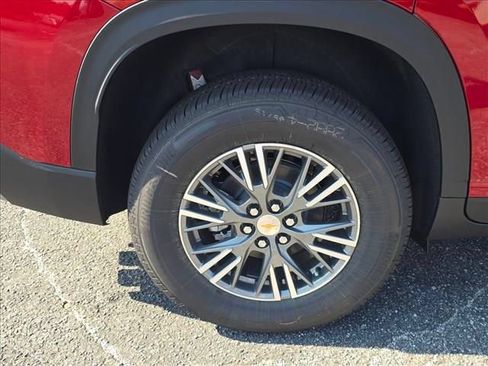 New 2026 Chevrolet Traverse LT w/ Driver Confidence Package FWD image 33
