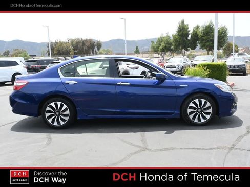 Used 2017 Honda Accord Touring image 5